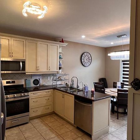 Spacious Detached In Brampton Exterior foto