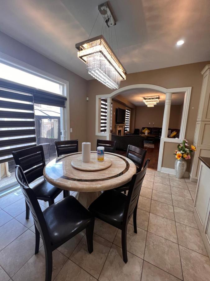 Spacious Detached In Brampton Exterior foto